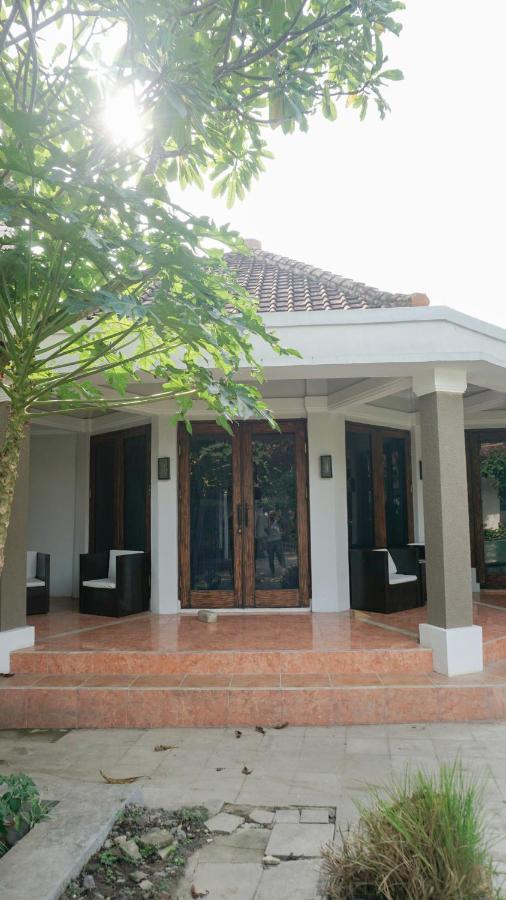 Villa Dende Lombok Tanjungkarang Exterior photo